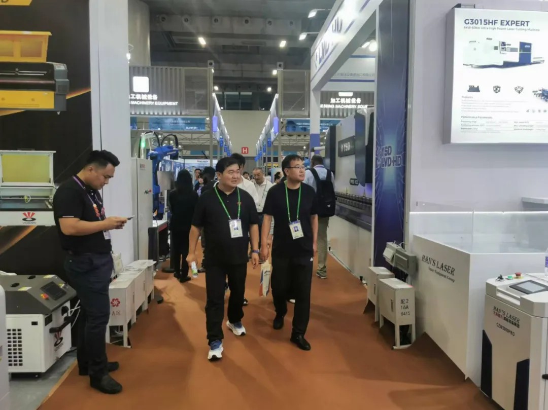 集团总经理郭培东赴广交会深入调研，助力企业抢抓国际市场新机遇